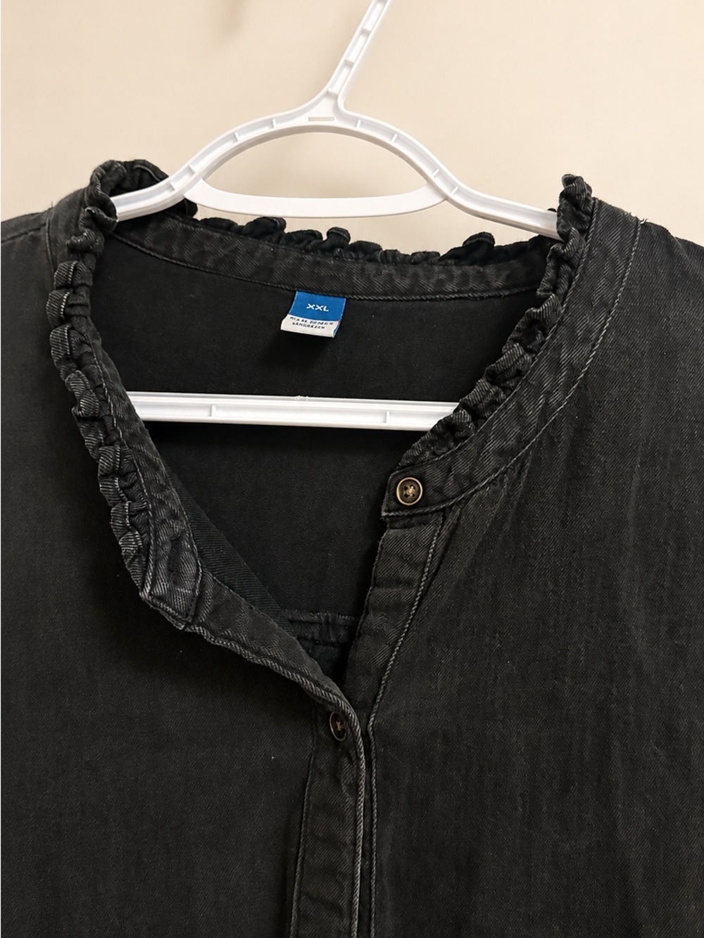 Women’s Black Ruffle-Collar Button-Up Top - Picture 2 of 6